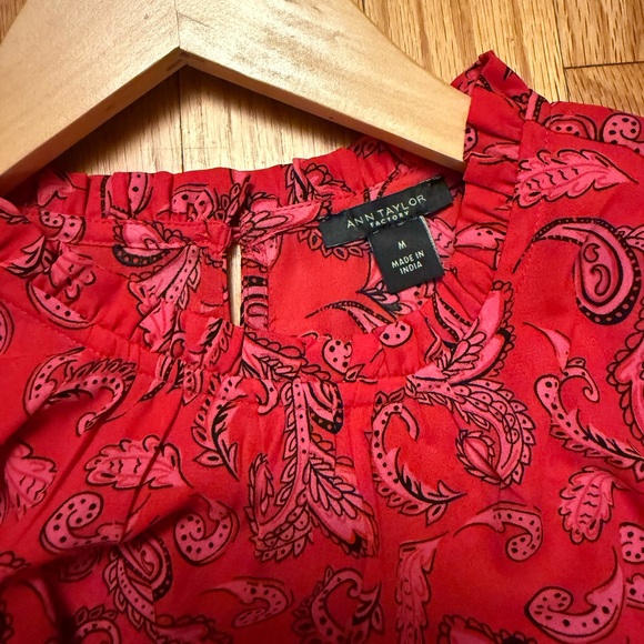 Ann Taylor Factory Vibrant Red Paisley Top - Picture 3 of 6